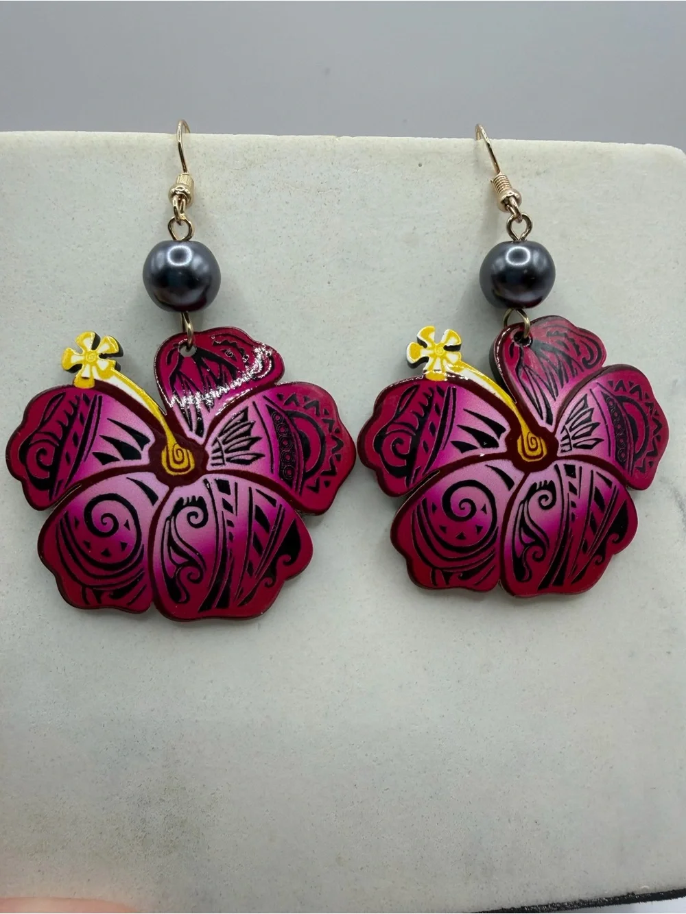 Hawaiian Tribal Hibiscus Earrings | Magenta Tahitian Pearl Tropical Dangles
